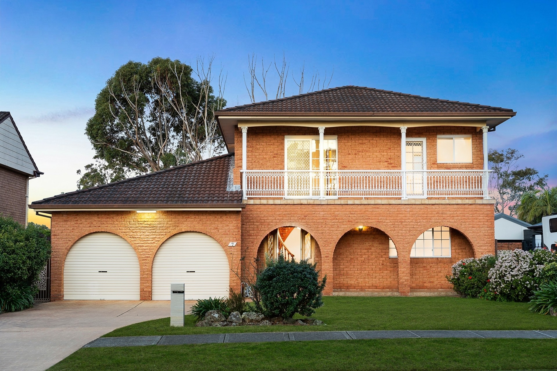 7 Brushwood Drive, Alfords Point Auction by Richard Matthews Real Estate - image 1