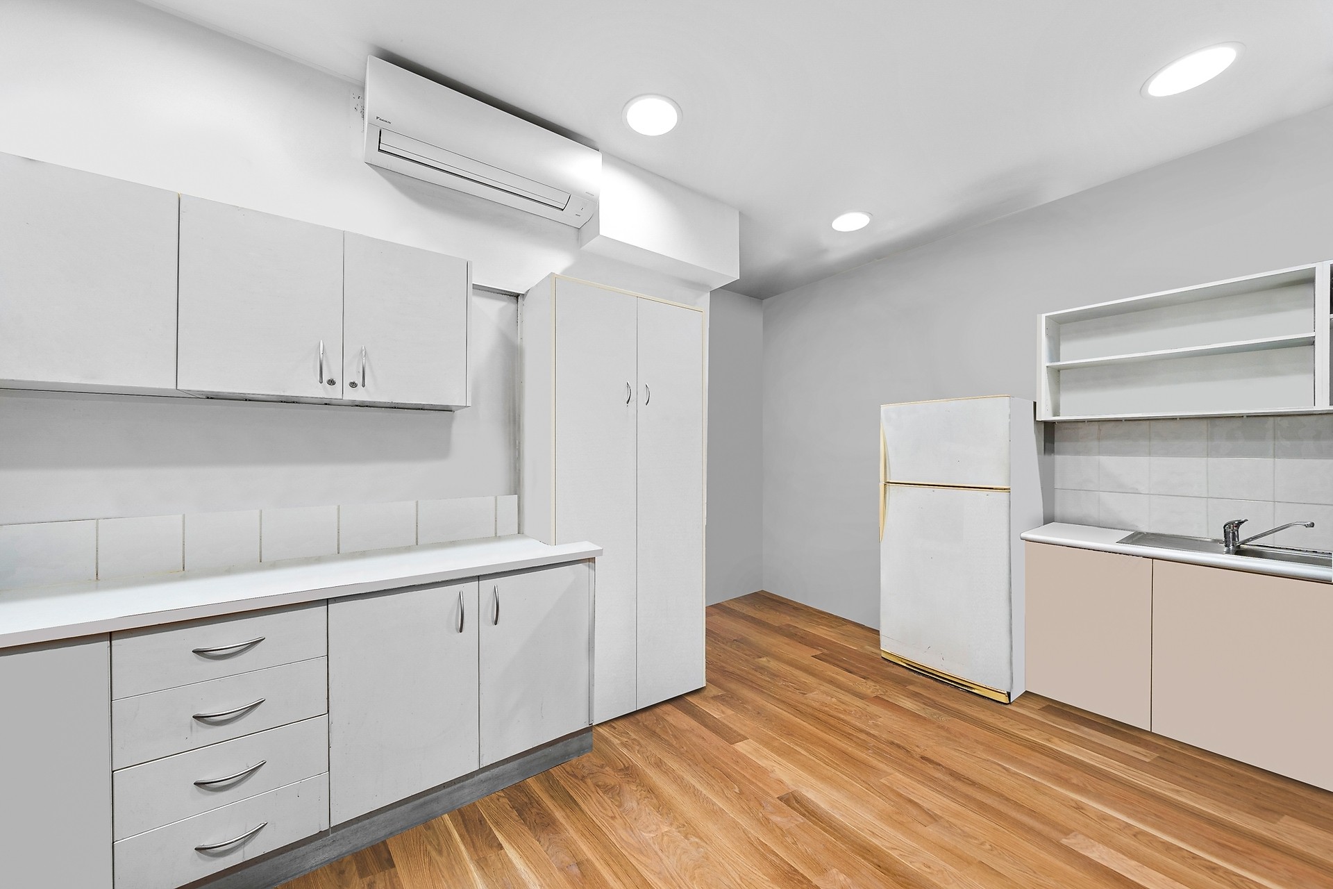 9 & 10/3 Richmond Avenue, Sylvania Waters For Sale by Richard Matthews Real Estate - image 16